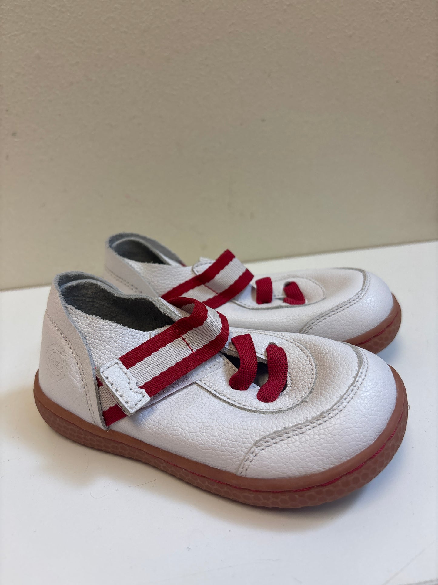 Size 7 New Livie Luca White Red Shoes