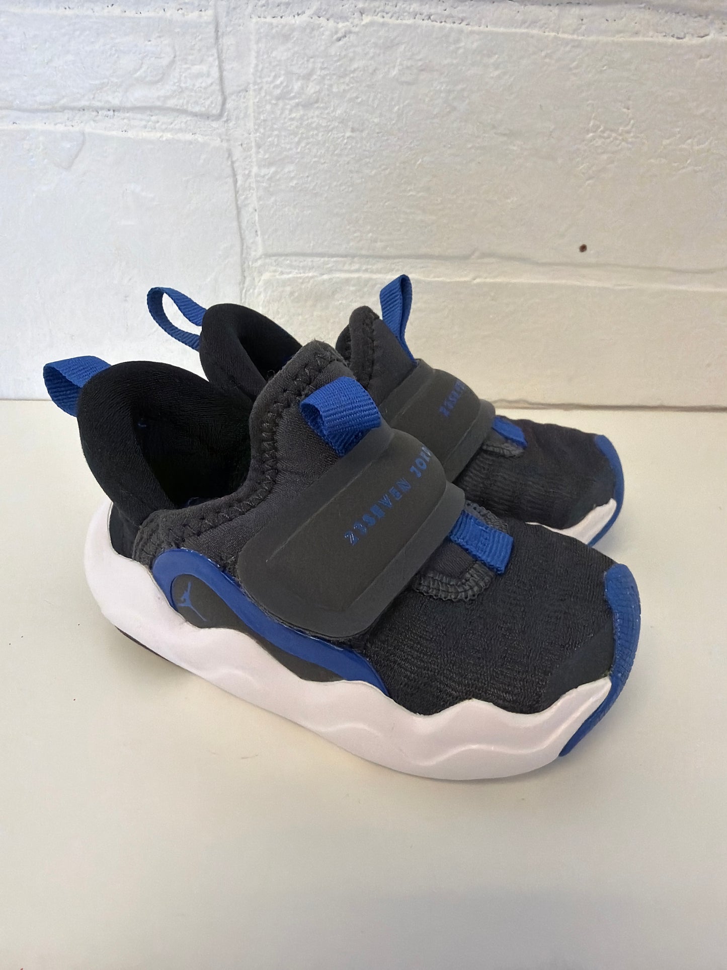 Size 5c Jordan Toddler 23/7.2 EasyOn Shoes