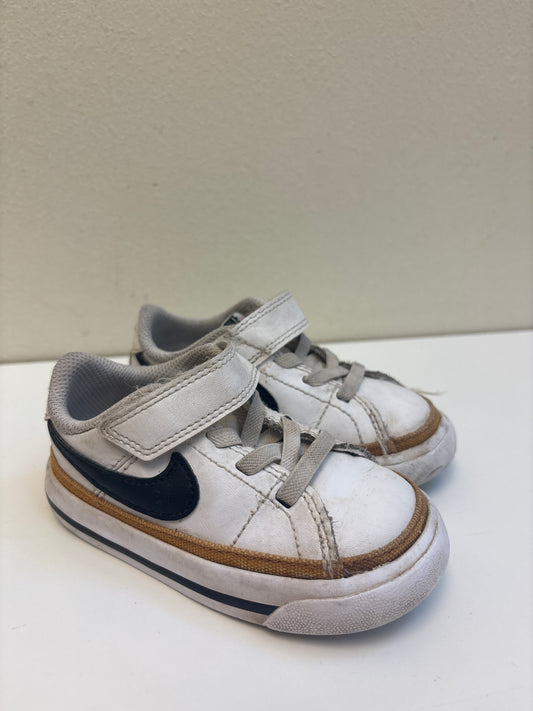 Size 6 Toddler Black White Nikes
