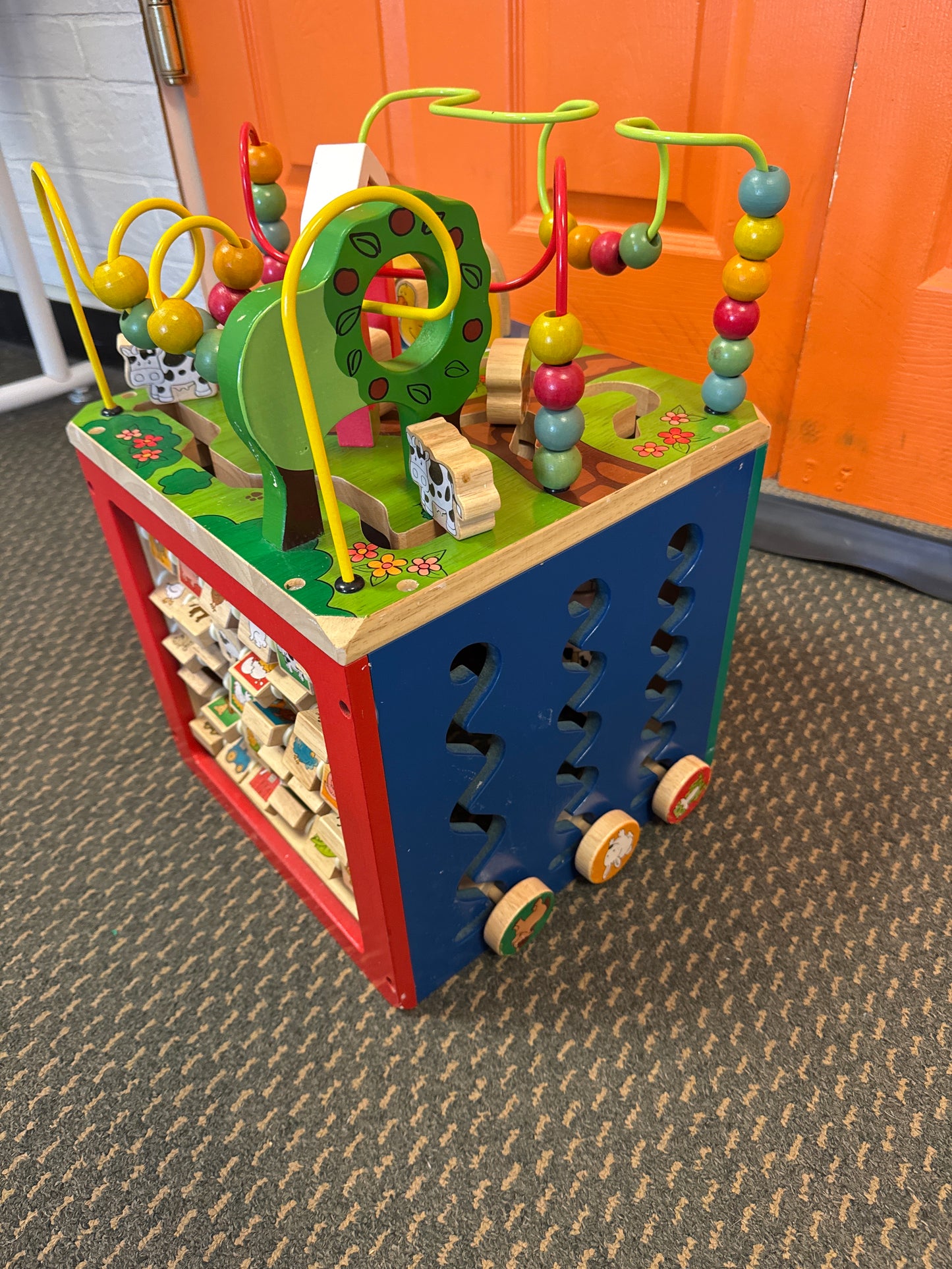 Battat Activity Cube With Farm Theme