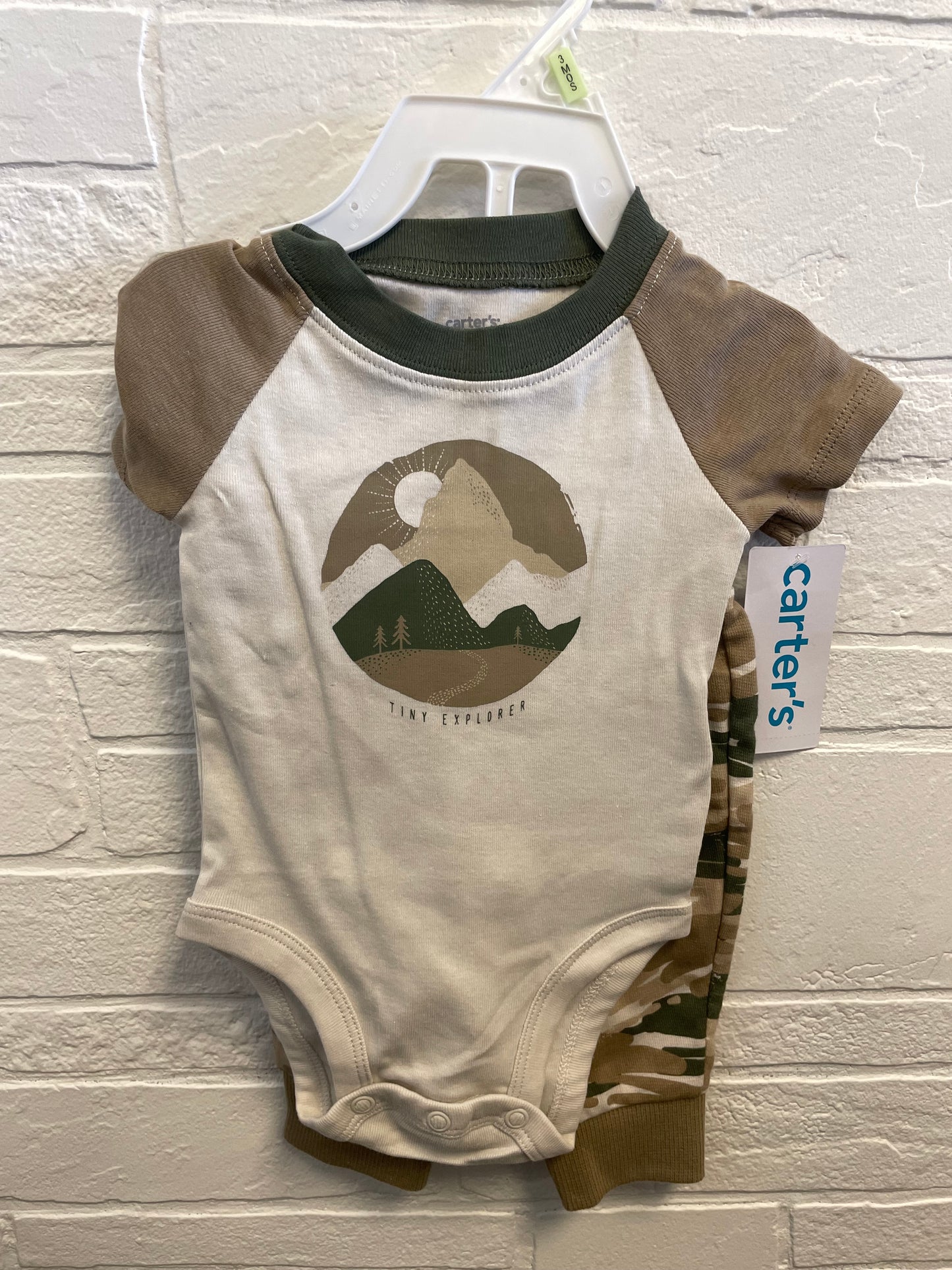 3m NWT Carter’s Tiny Explorer Onesie & Pants Set