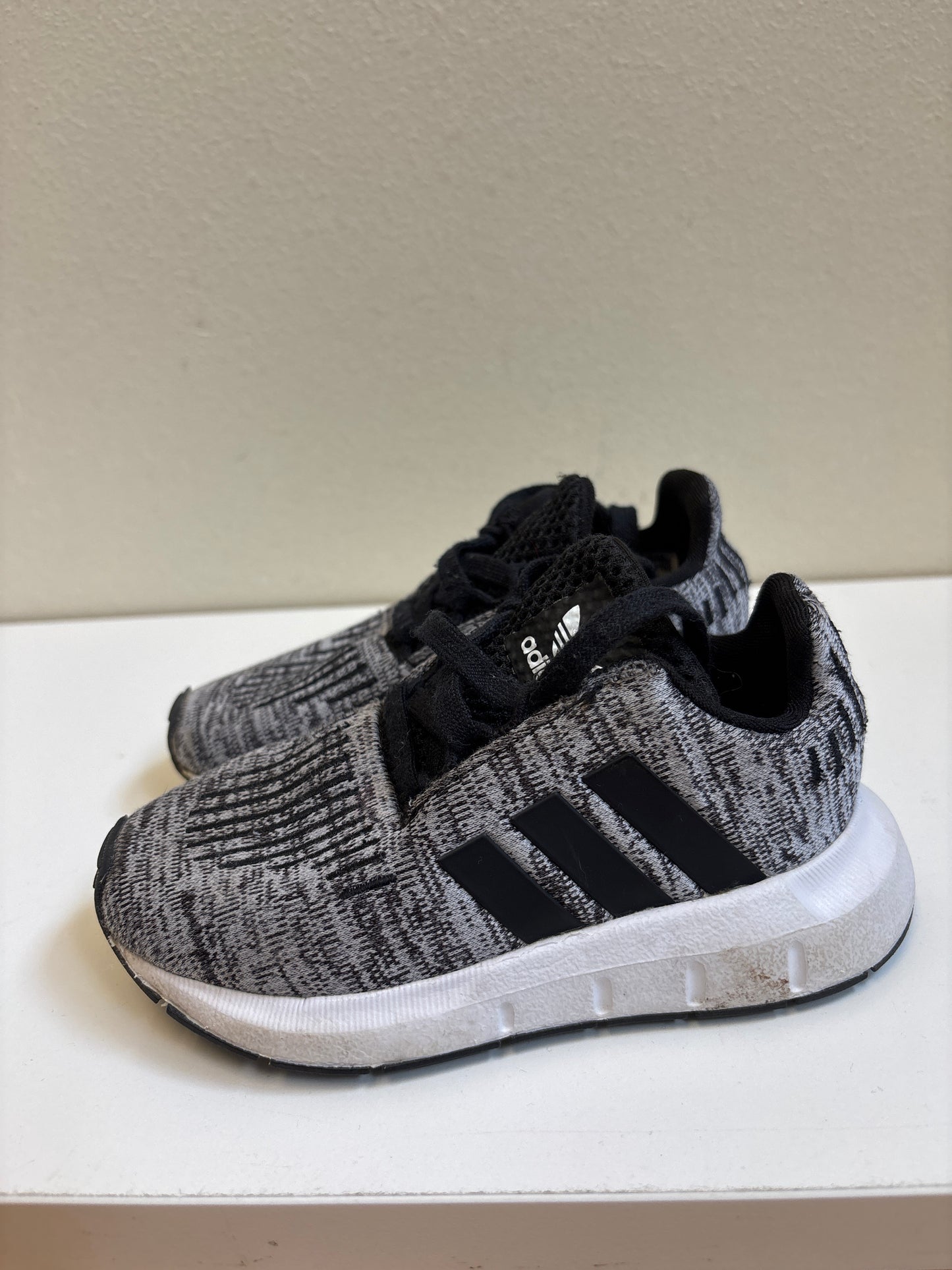 Size 7 Black White Adidas