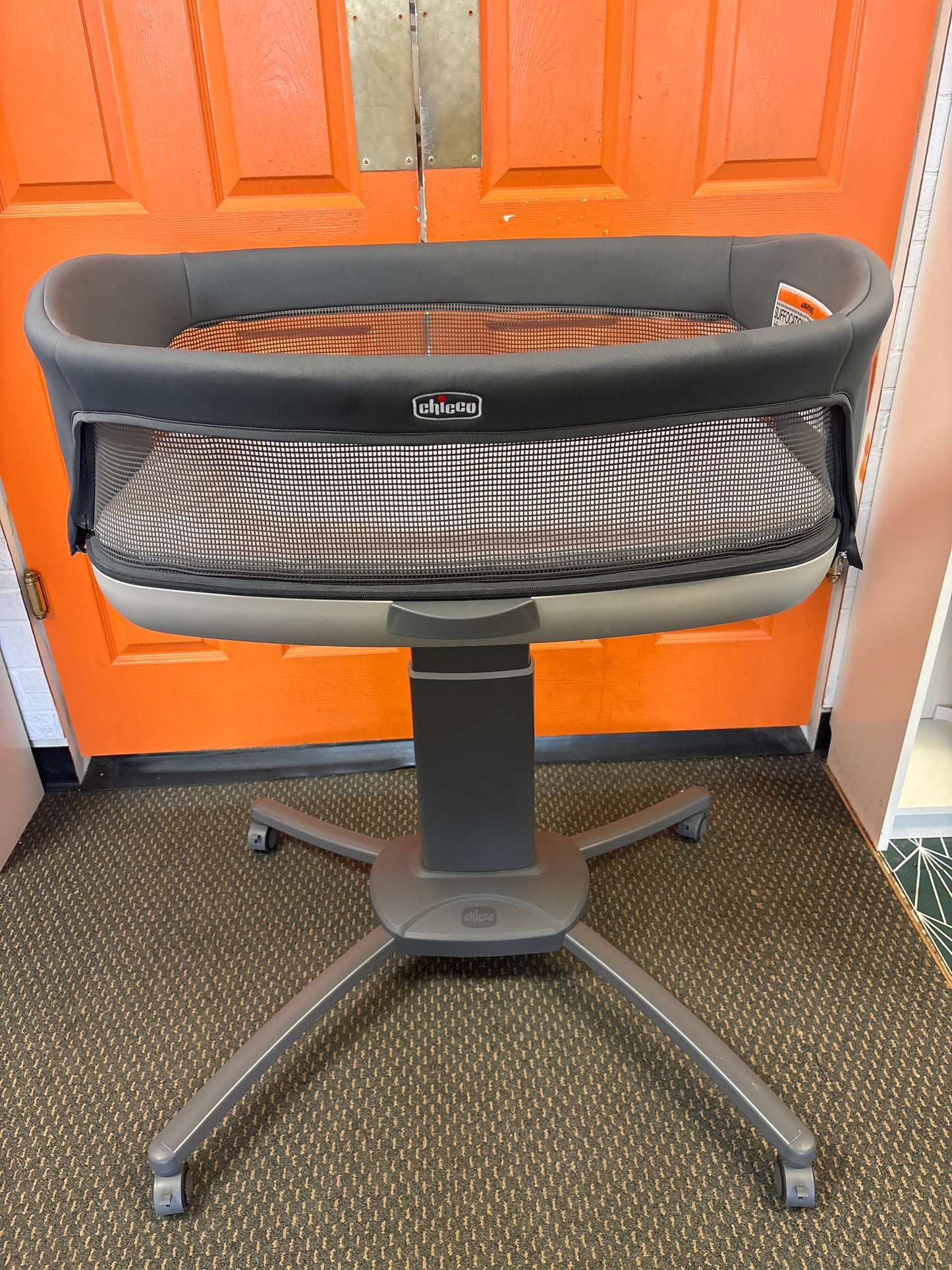 Chicco Close to You Bedside Bassinet