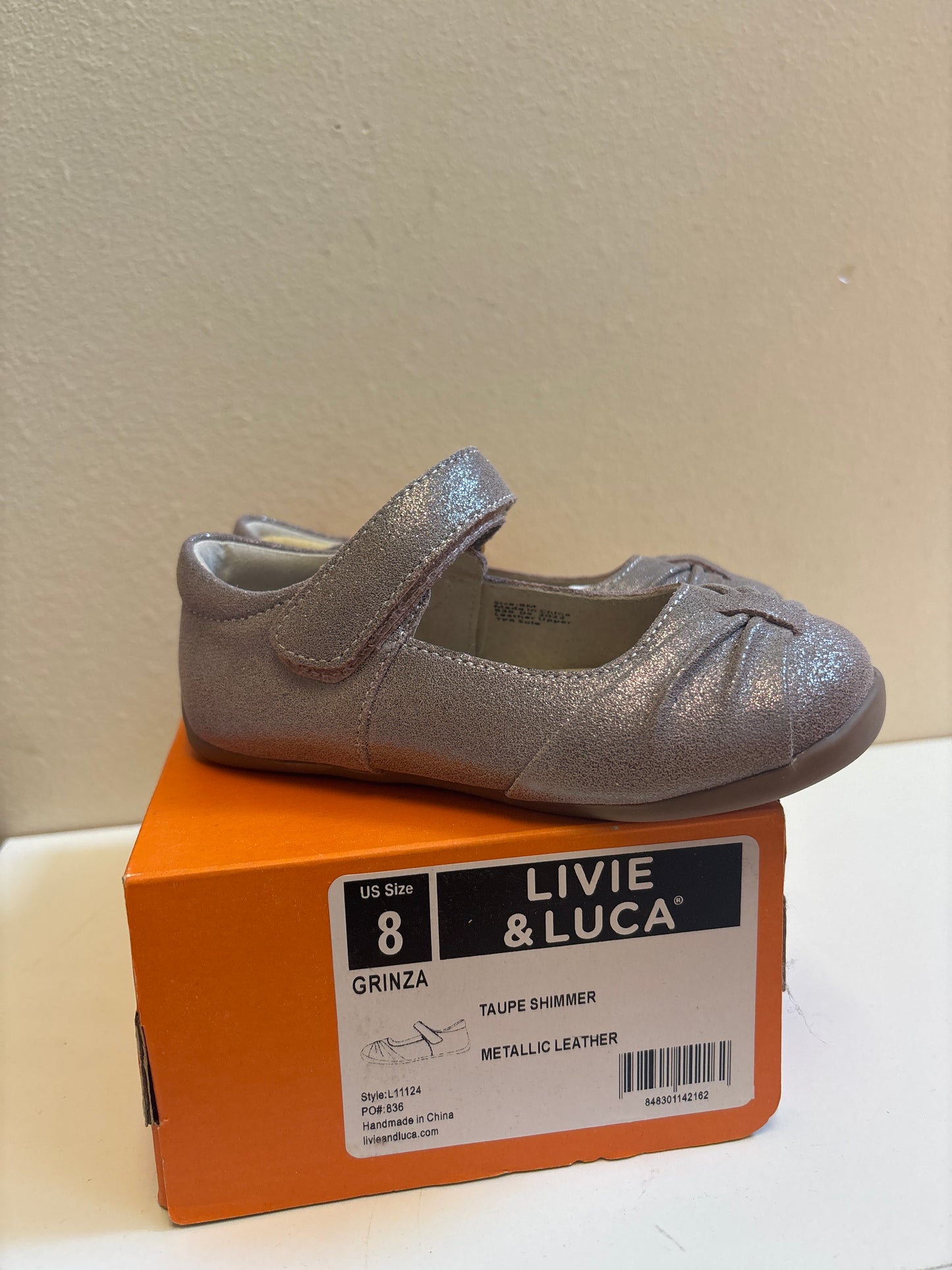 Size 8 New Livie Luca Grinza Taupe Shimmer Leather