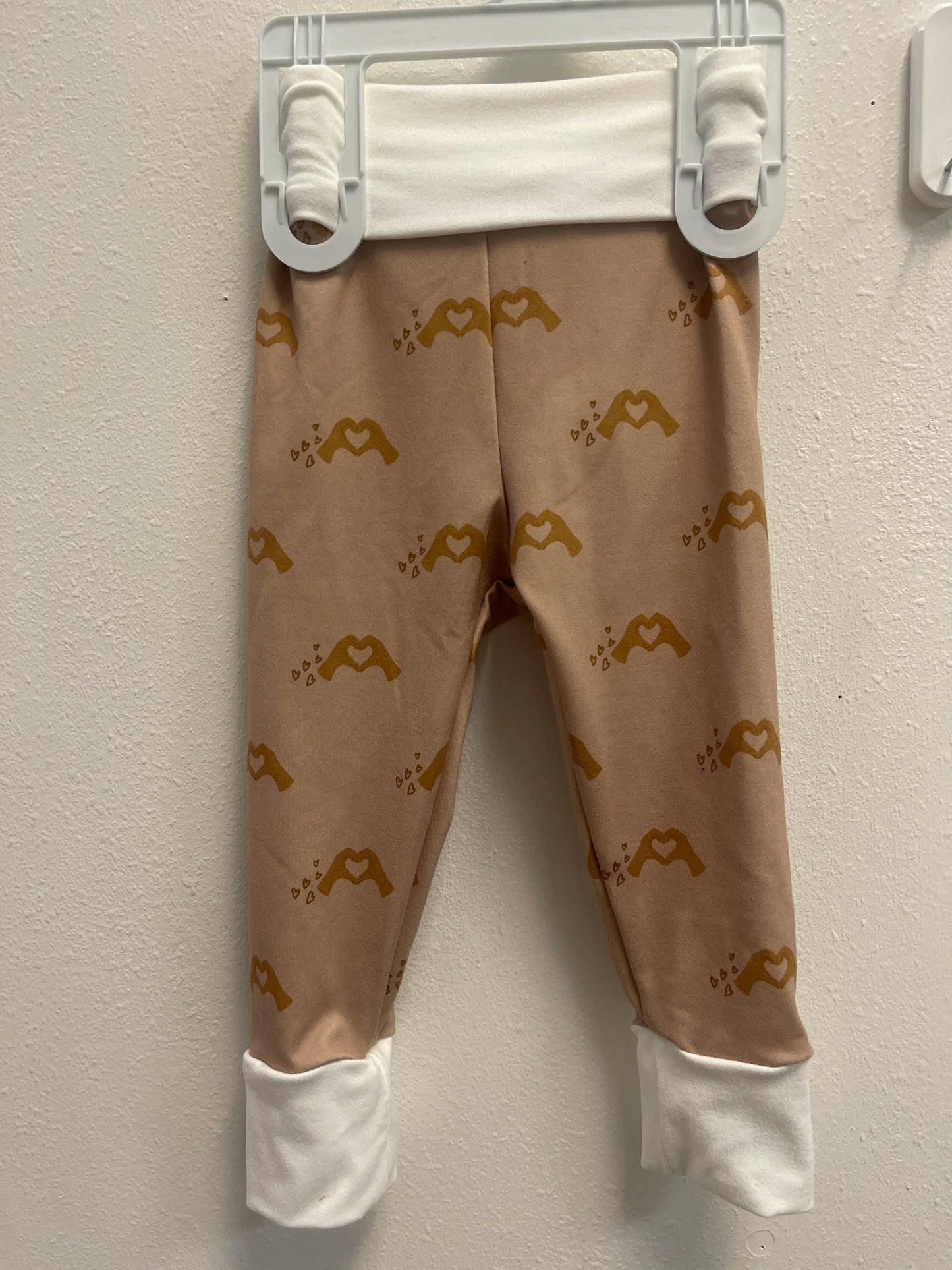 12/24m NEW Heart Hand Legging