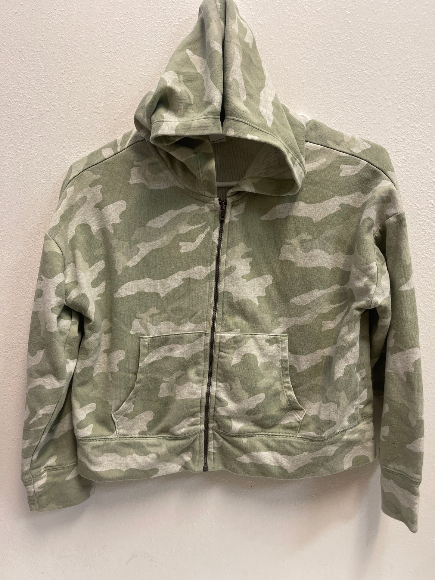 10/12 Camo Cropped Hoodie