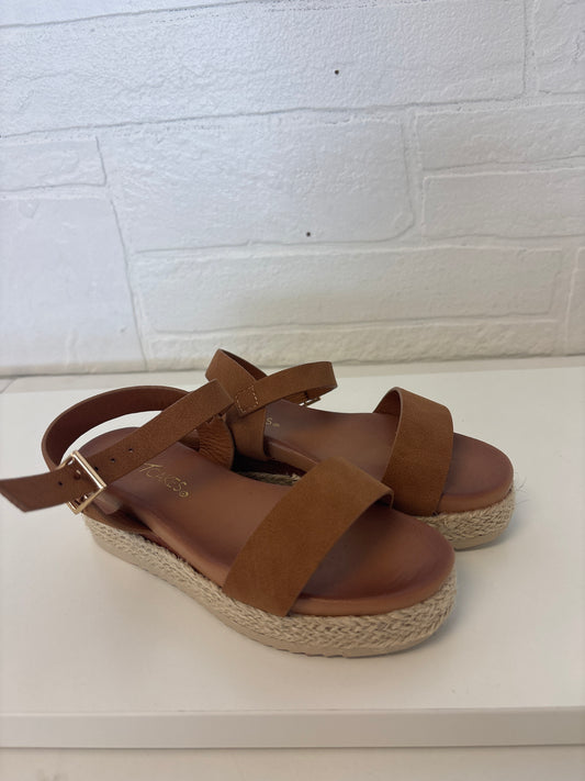 Size 10 New Tan Sandals