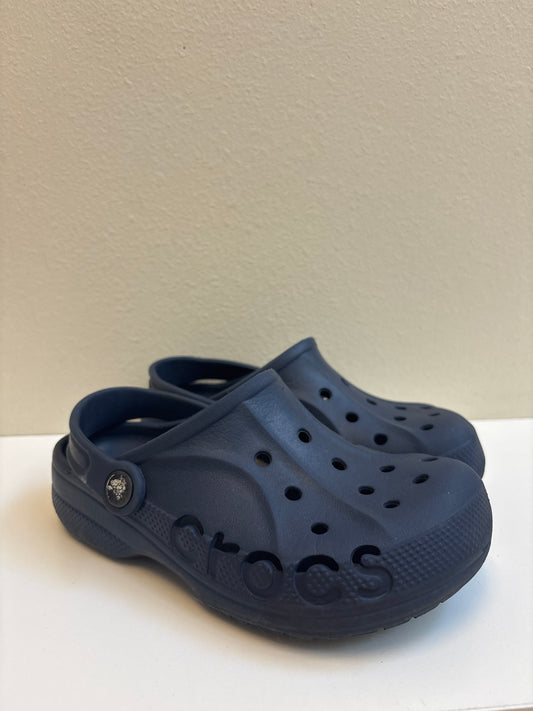 Size 2 Big Kids Navy Crocs