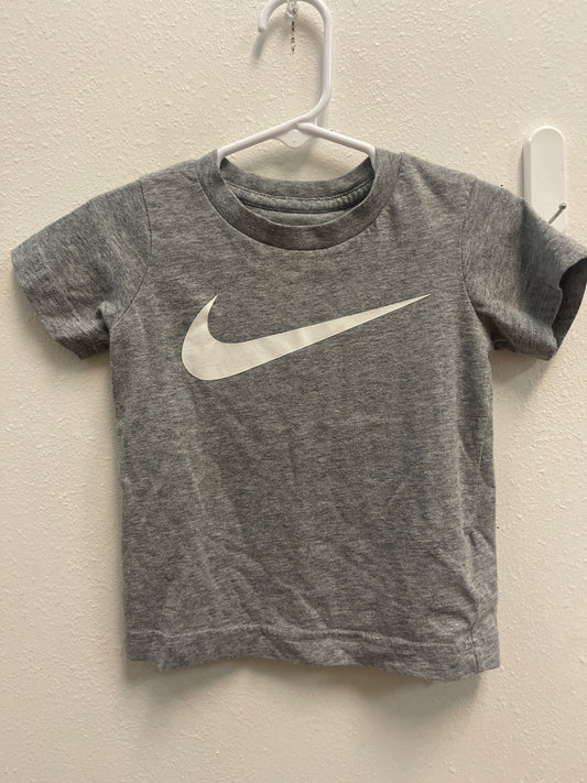 2t Nike Gray + White Tee