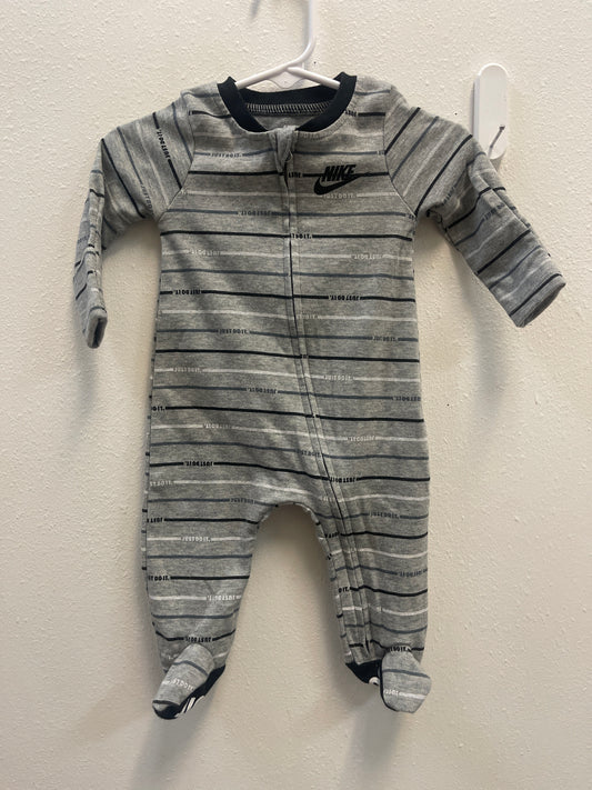 6m Nike Black Gray Stripe Sleeper