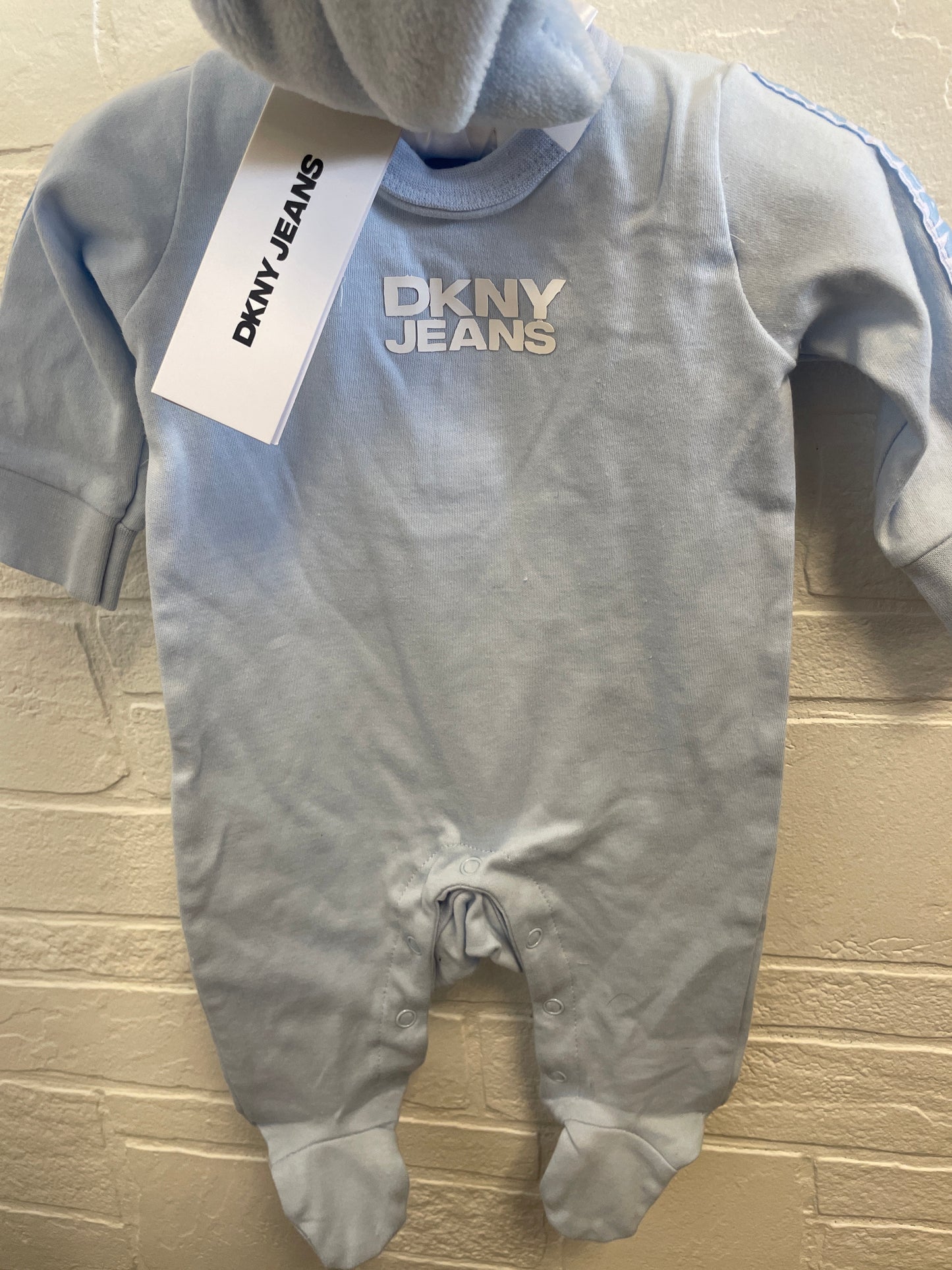 0/3m NWT DKNY Sleeper Lovie Set