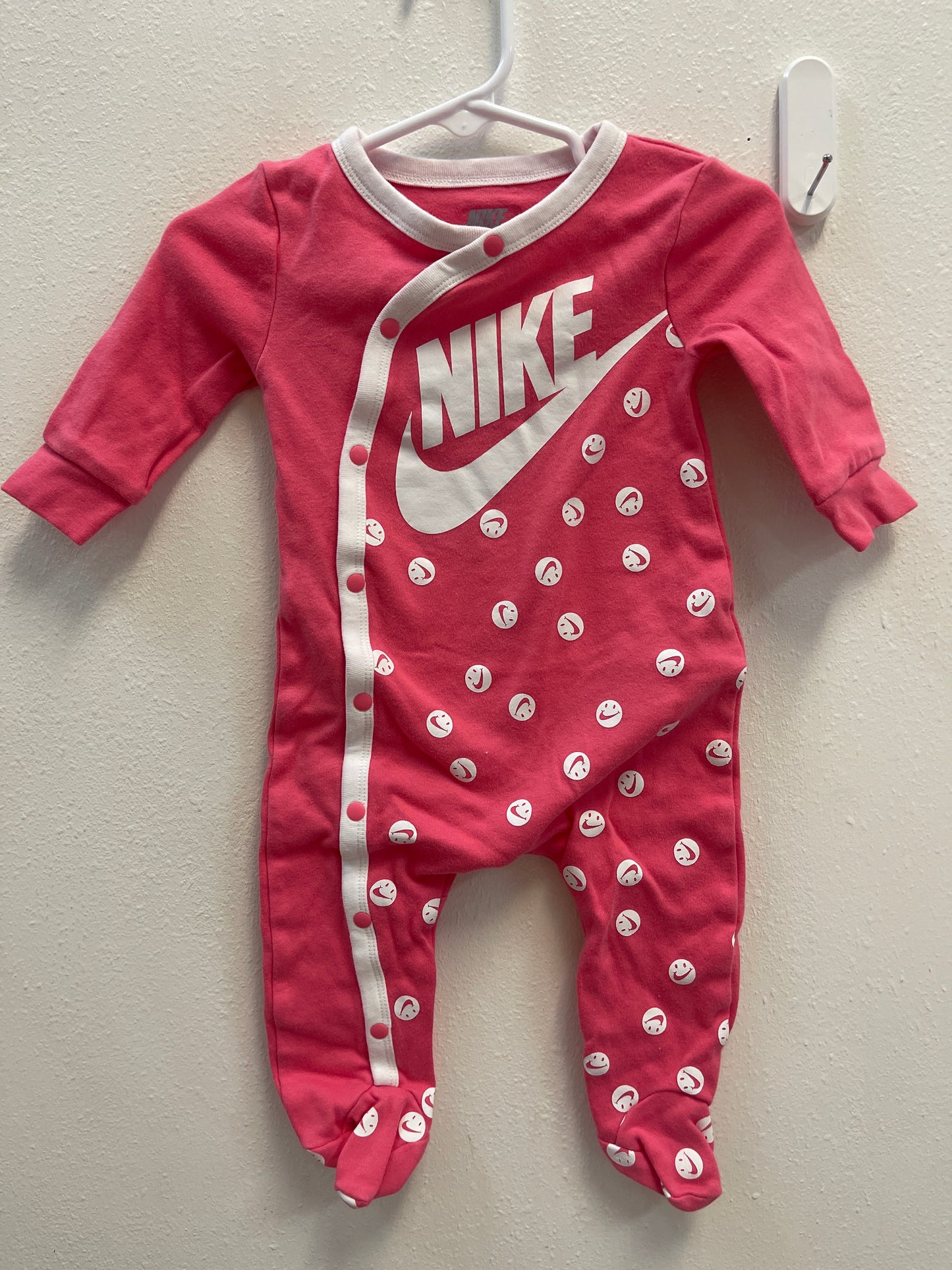 6m Nike Smiley Sleeper