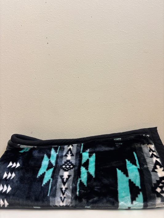 Plush Aztek Print Blanket