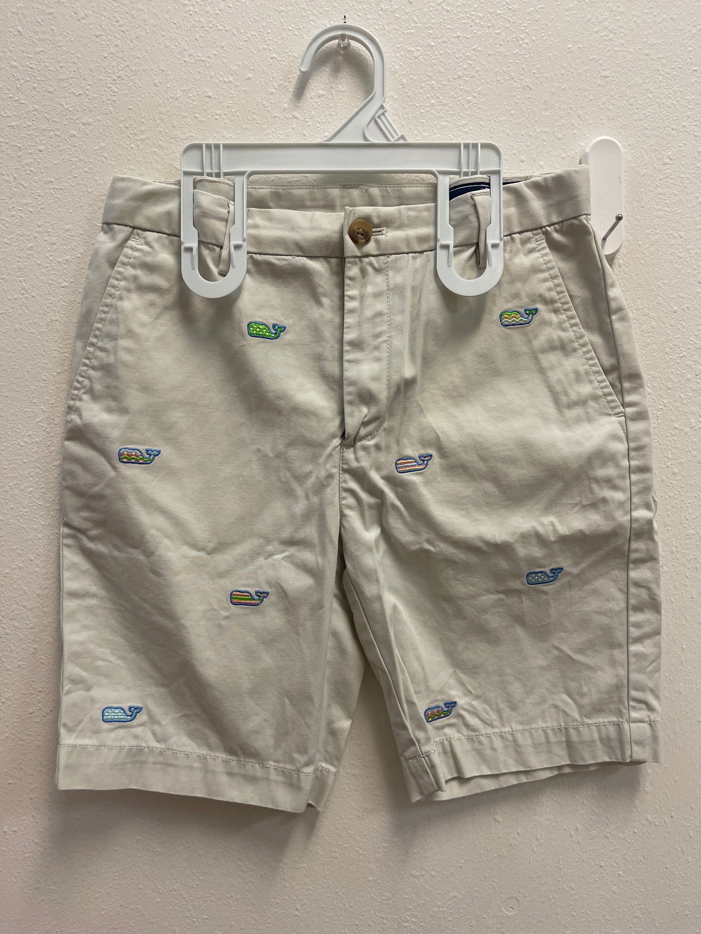 8 Vineyard Vines Khaki Short