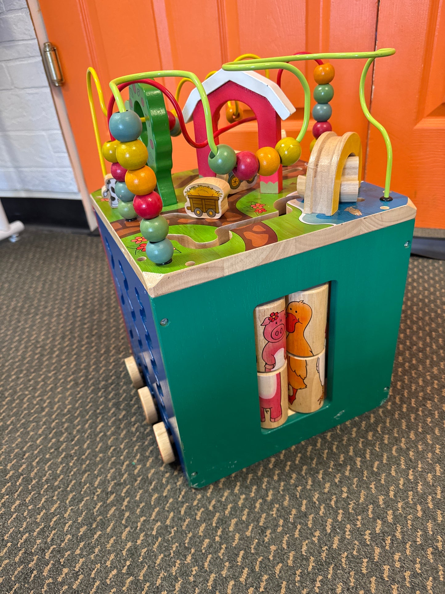 Battat Activity Cube With Farm Theme