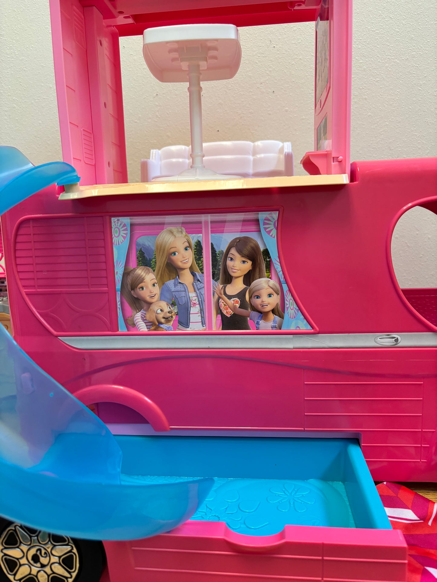 Barbie Pop Up Motor Home Pink RV Dream Camper Van Playset 2014