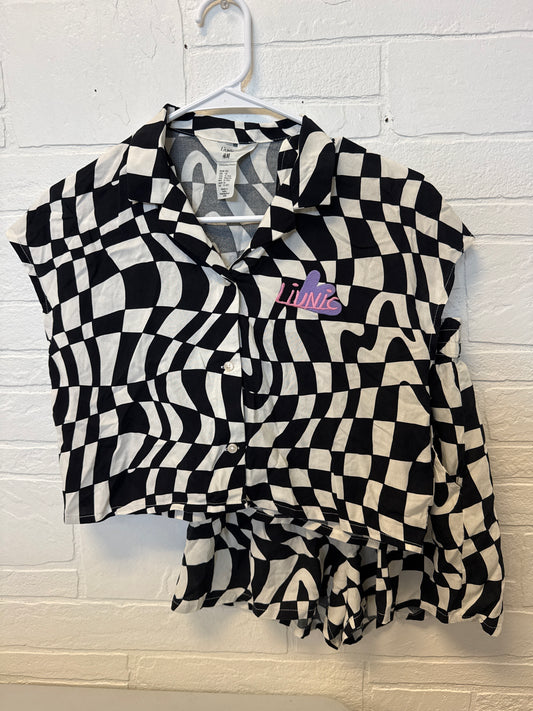14 Liunic x H&M Retro BW Cropped Outfit