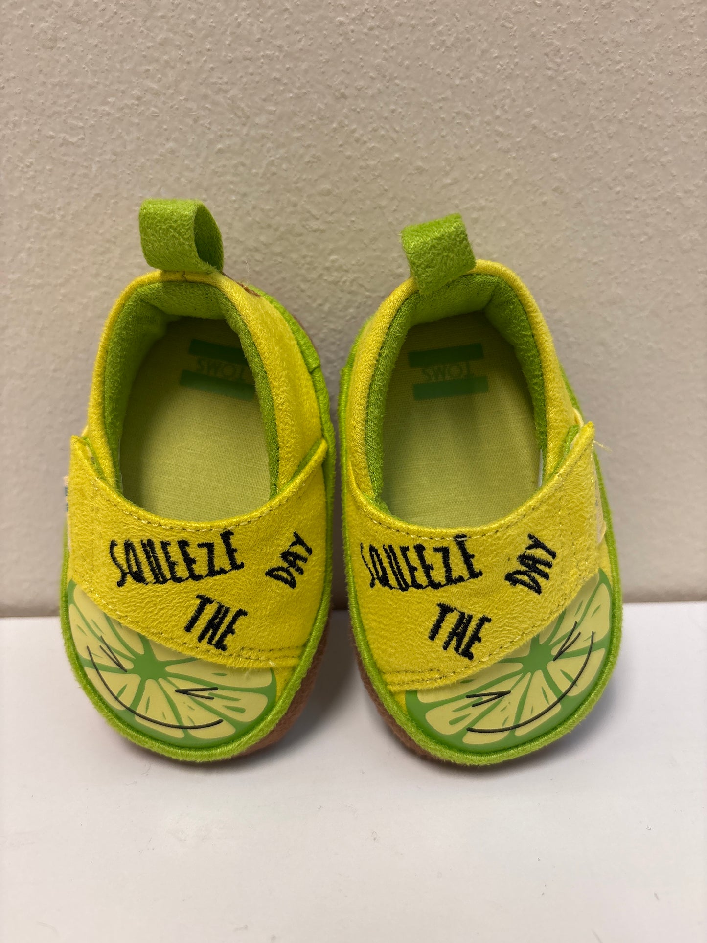 Size 2 Infant Toms Squeeze The Day Shoes