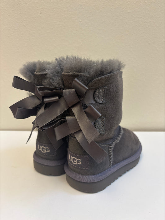 Size 6 Toddler Ugg Bailey Bow Boots