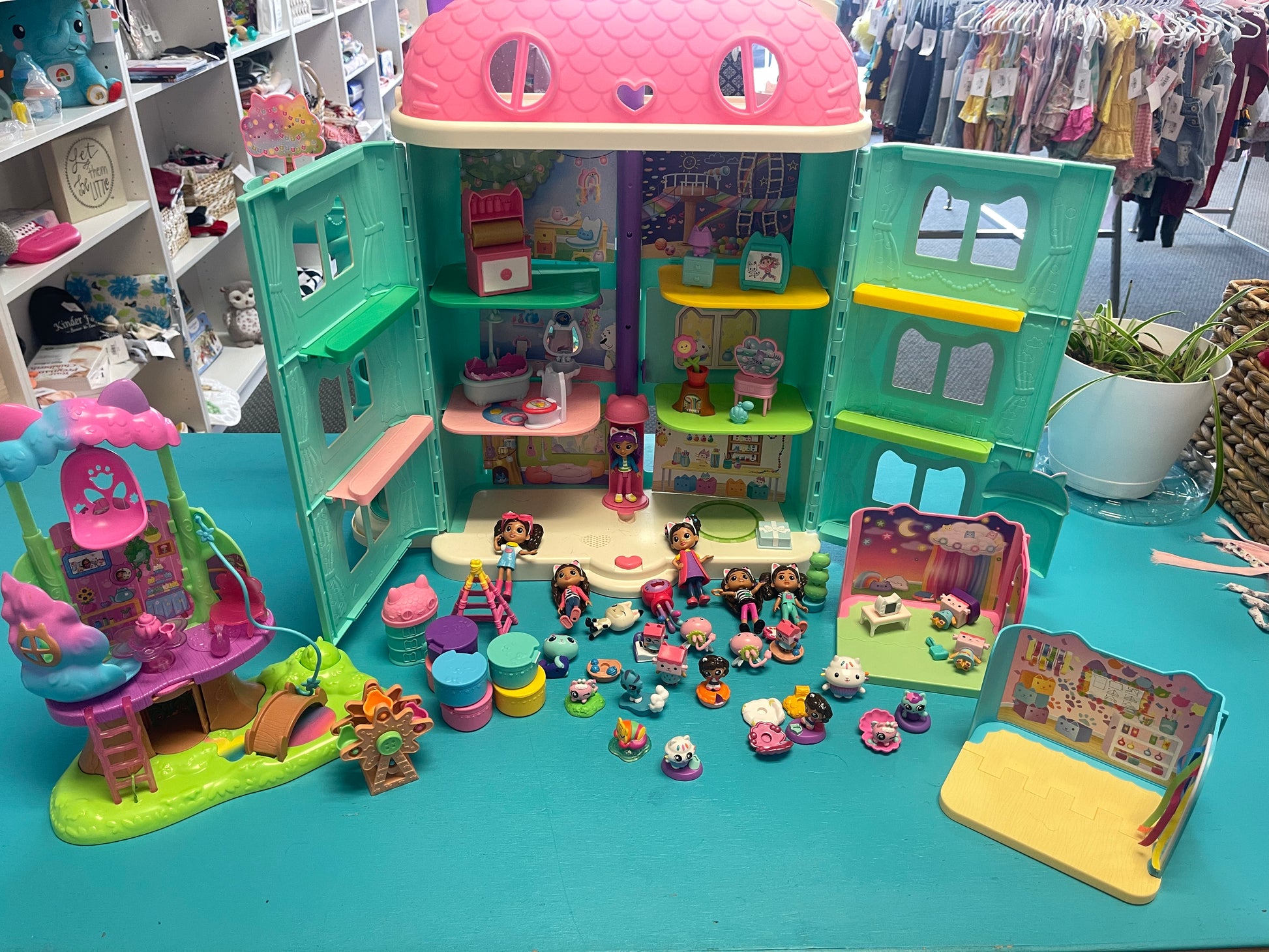 Gabby Dollhouse Lot Dandelions Children's Resale